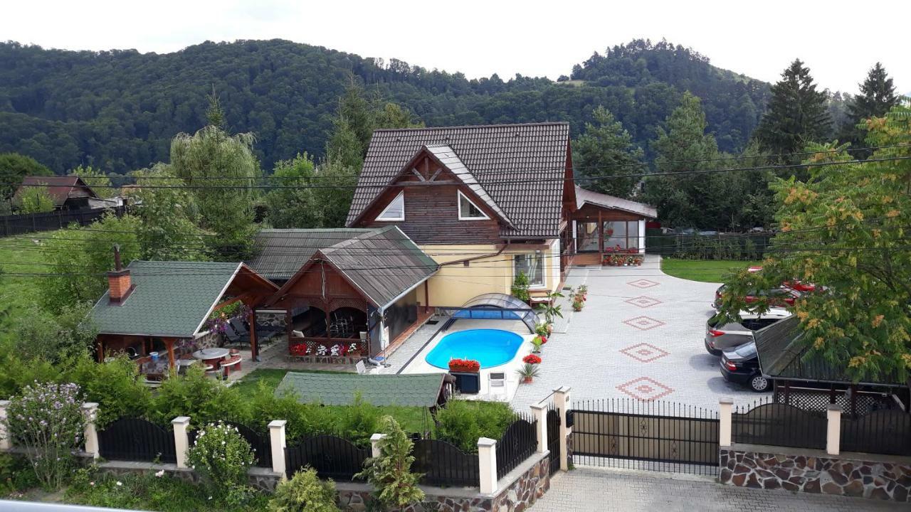 Отель Vila Eszter Совата Экстерьер фото